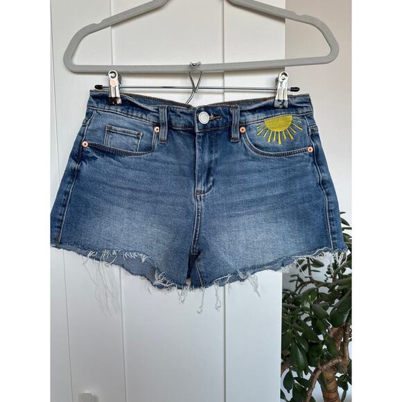 Women's Blank NYC The Astor Cut Off Embroidered Jean Shorts, Size 28 - Picture 1 of 7